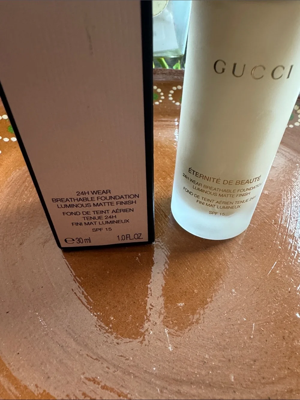 Gucci Foundation spf 15 24-hour wear Shine Control breathable foundation 170W